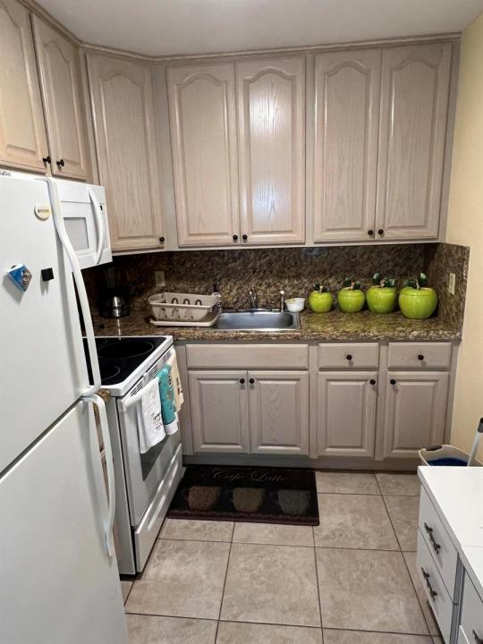 95 COVENTRY D, West Palm Beach, Florida 33417, USA