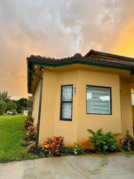 1641 NW 114th Avenue, Plantation, Floride 33323, États-Unis