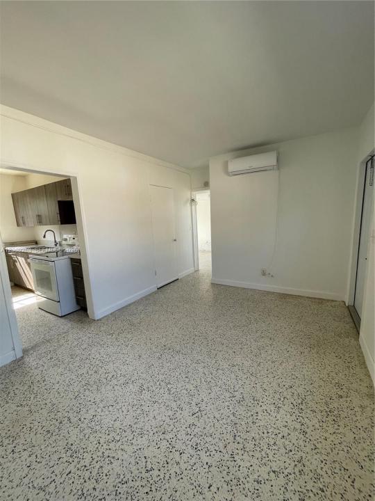 1137 NE 111th St 1135, Miami, Florida 33161, Amerika Birleşik Devletleri