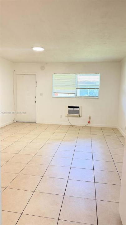 717 NE 1st St 5, Hallandale Beach, Floride 33009, États-Unis