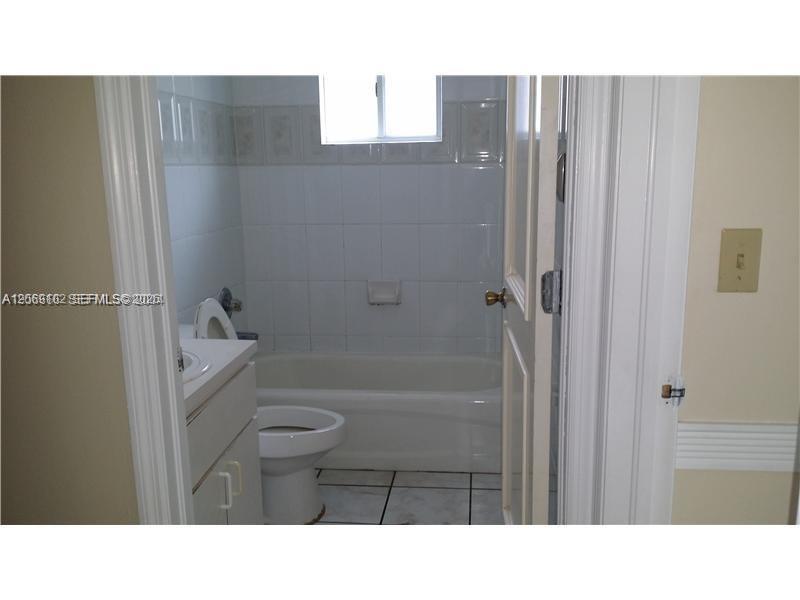 1336 NW 25th St 1338, Miami, Florida 33142, Stati Uniti