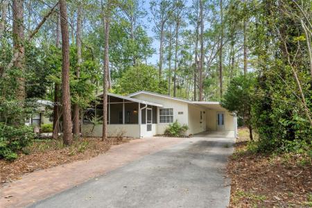 8593 NW 41st Terr, Gainesville, Floryda 32653, USA