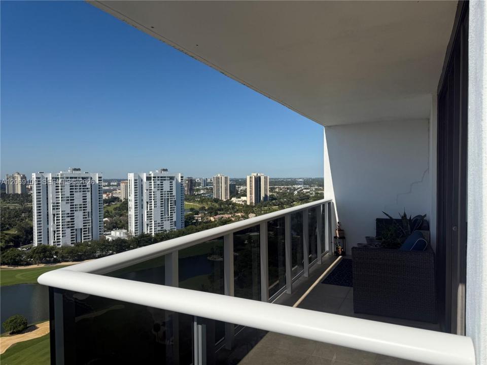 3625 N Country Club Dr PH5, Aventura, فلوريدا 33180, الولايات المتحدة