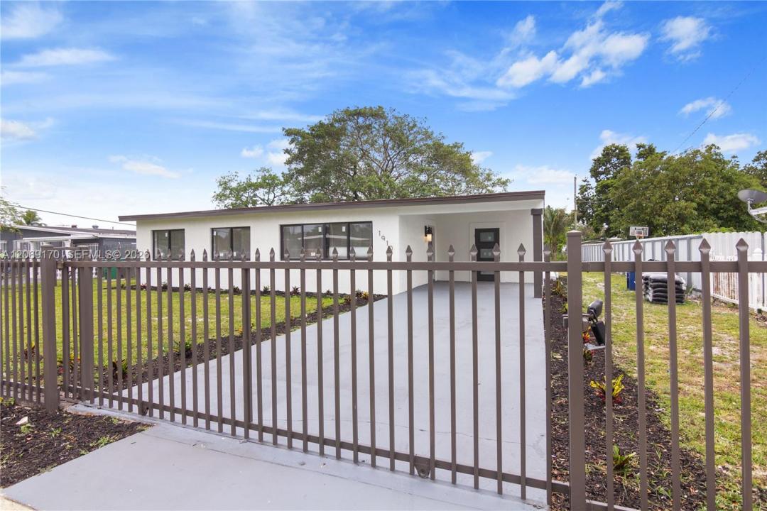 1910 NW 134th St, Miami, Florida 33167, USA