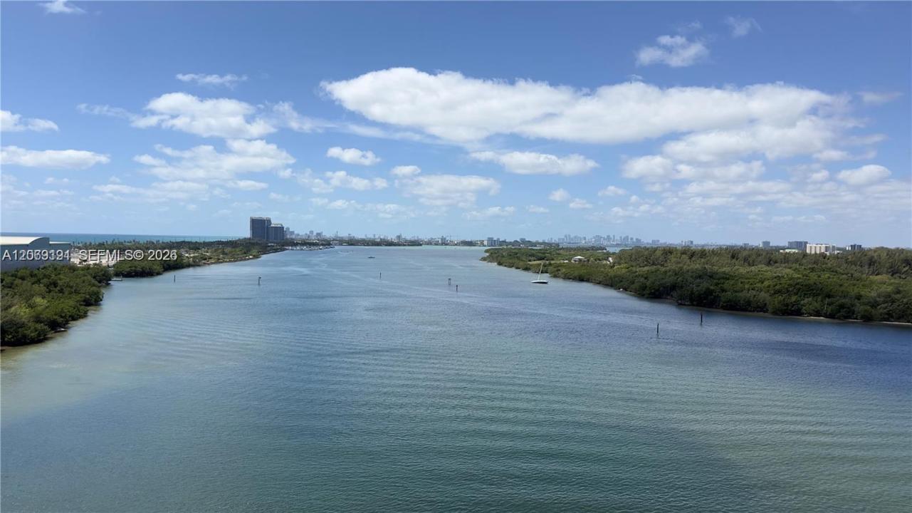 300 Bayview Dr 1102, Sunny Isles Beach, Floride 33160, États-Unis