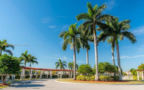 607 NE 35th Ave 607, Homestead, Florida 33033, USA