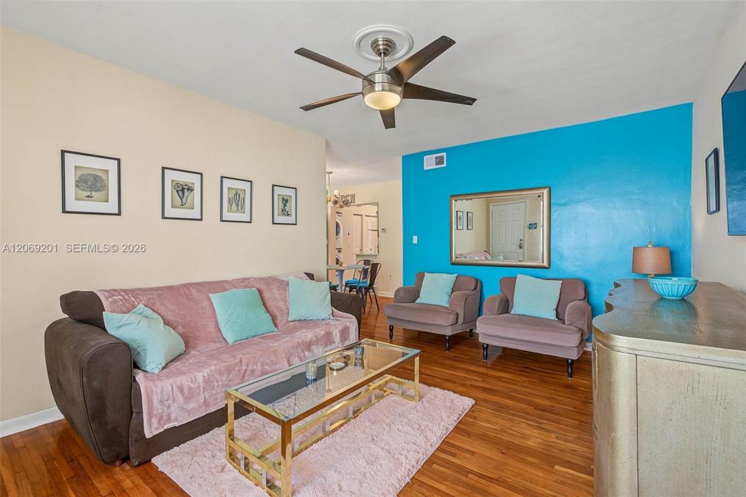915 8th St 102, Miami Beach, Floryda 33139, USA