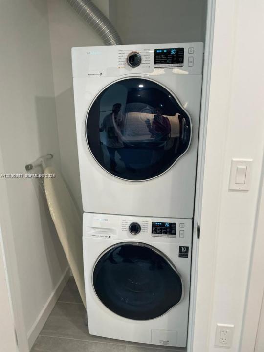 227 NE 2nd St 1613, Miami, Floride 33132, États-Unis