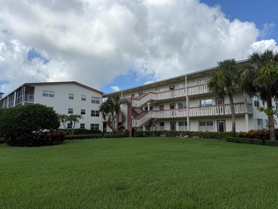 353 PRESTON I Drive, Boca Raton, Florida 33434, USA