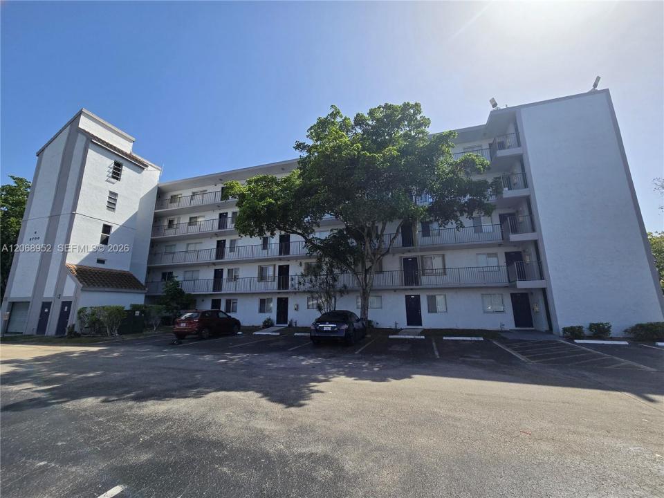 8700 N Sherman Cir 108, Miramar, Floride 33025, États-Unis