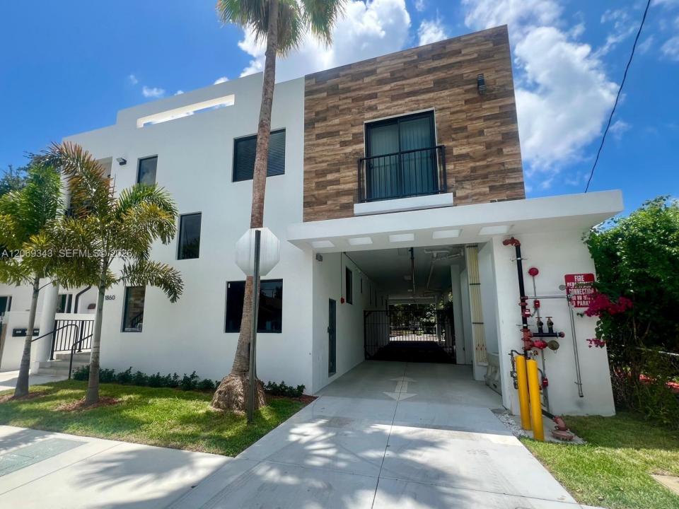 1860 NW 19th St 202, Miami, فلوريدا 33125, الولايات المتحدة