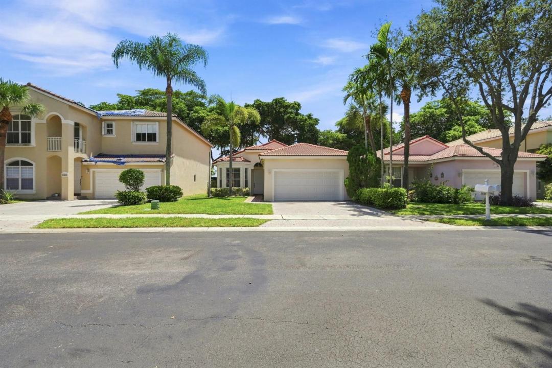 7778 NW 17th Place, Pembroke Pines, Floride 33024, États-Unis