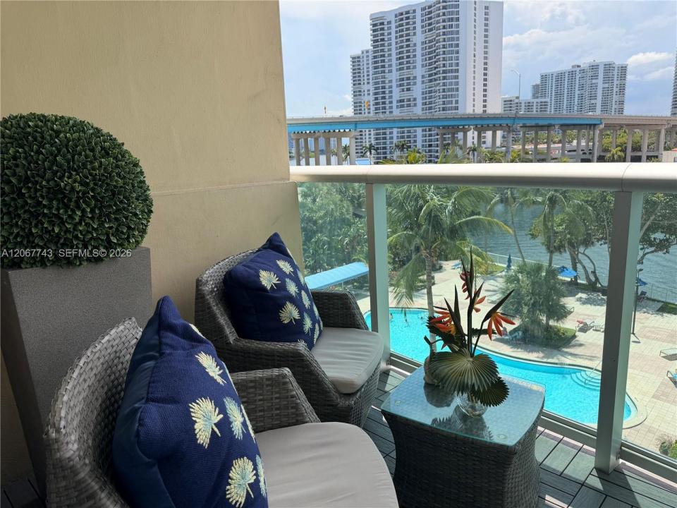 19390 Collins Ave 509, Sunny Isles Beach, Florida 33160, USA