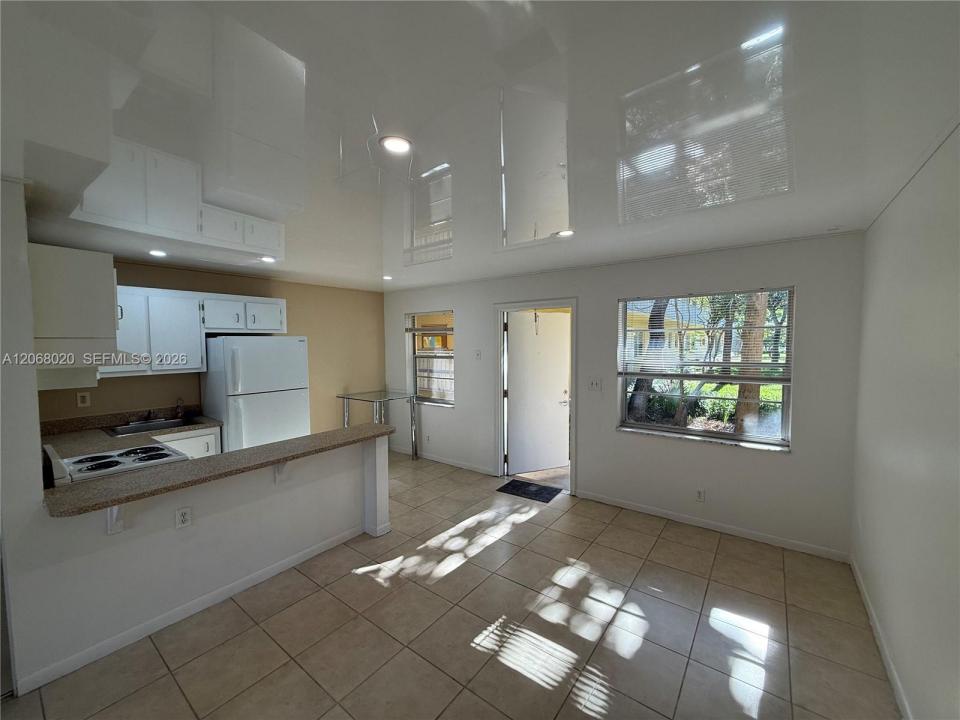 5168 NE 6th Ave 407, Oakland Park, Floride 33334, États-Unis