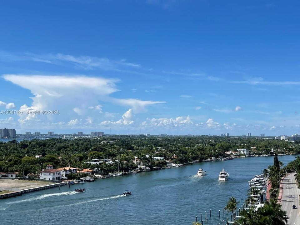 5001 Collins Ave 14A, Miami Beach, Florida 33140, USA
