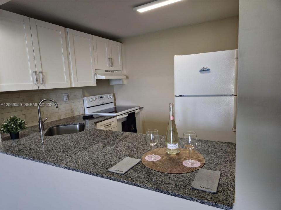 4550 NW 9th St 701E, Miami, Floride 33126, États-Unis