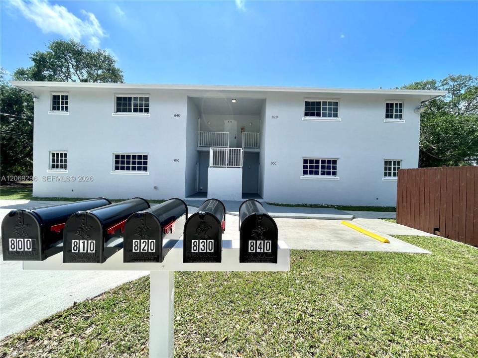 800 SW 10th Ave 830, Hallandale Beach, Floride 33009, États-Unis
