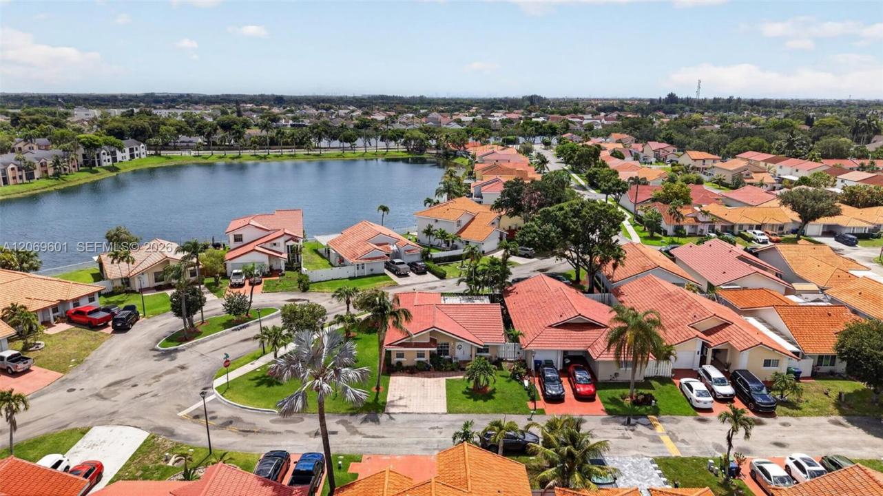 18847 NW 83rd Pl, Hialeah, Florida 33015, Stati Uniti