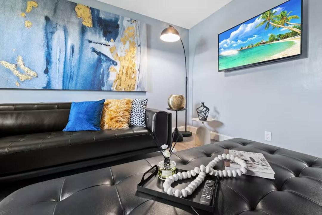 2015 NW 37th NW Terrace 403, Lauderdale Lakes, Florida 33311, USA