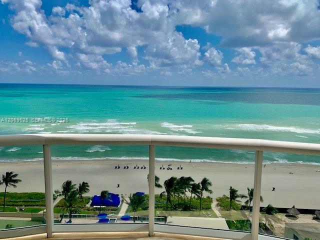 17555 Collins Ave 1503, Sunny Isles Beach, Floryda 33160, USA