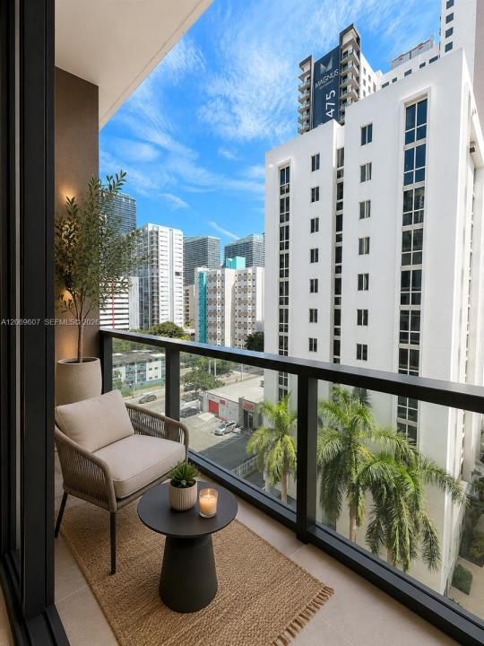 229 SW 9th St 604, Miami, Floride 33130, États-Unis