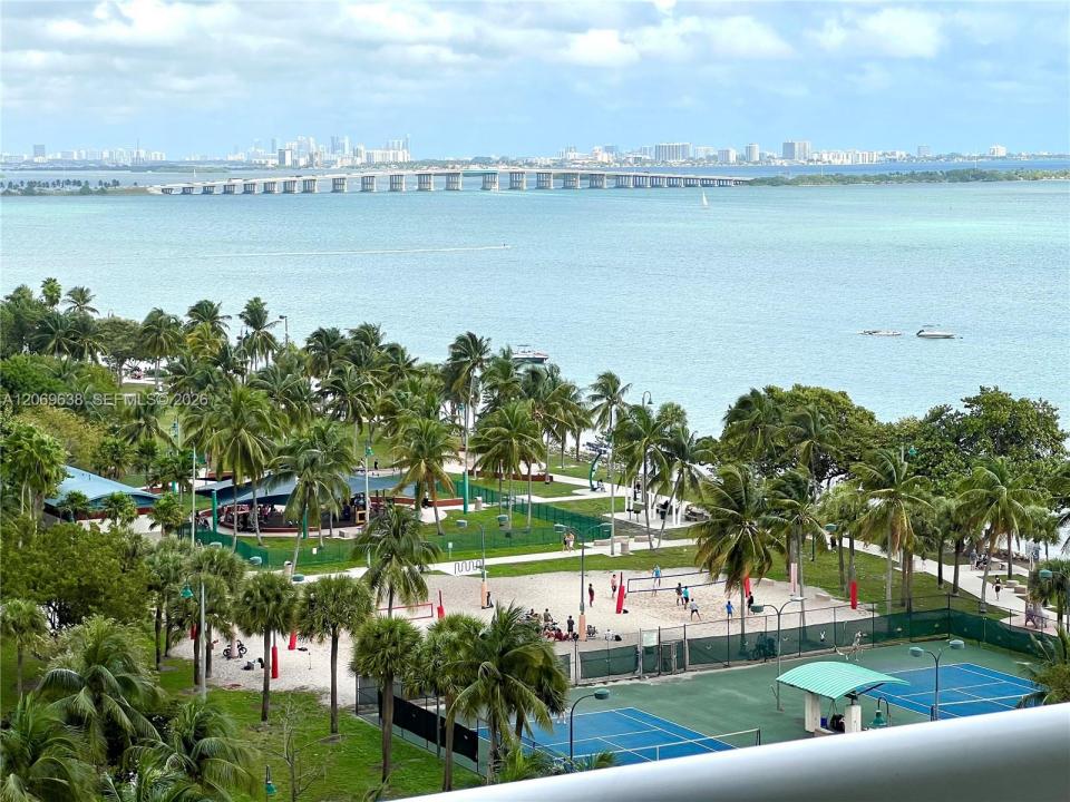 1717 N Bayshore Dr A-1450, Miami, Florida 33132, Stati Uniti