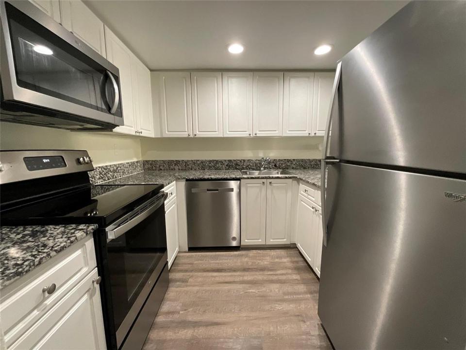 19455 NE 10 Avenue 2-104, North Miami Beach, Floride 33179, États-Unis