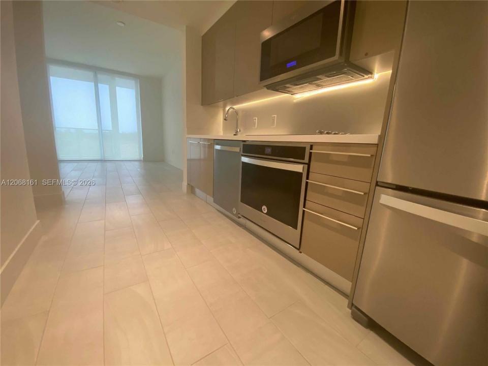 2000 Metropica Way 308, Sunrise, Florida 33323, Stati Uniti