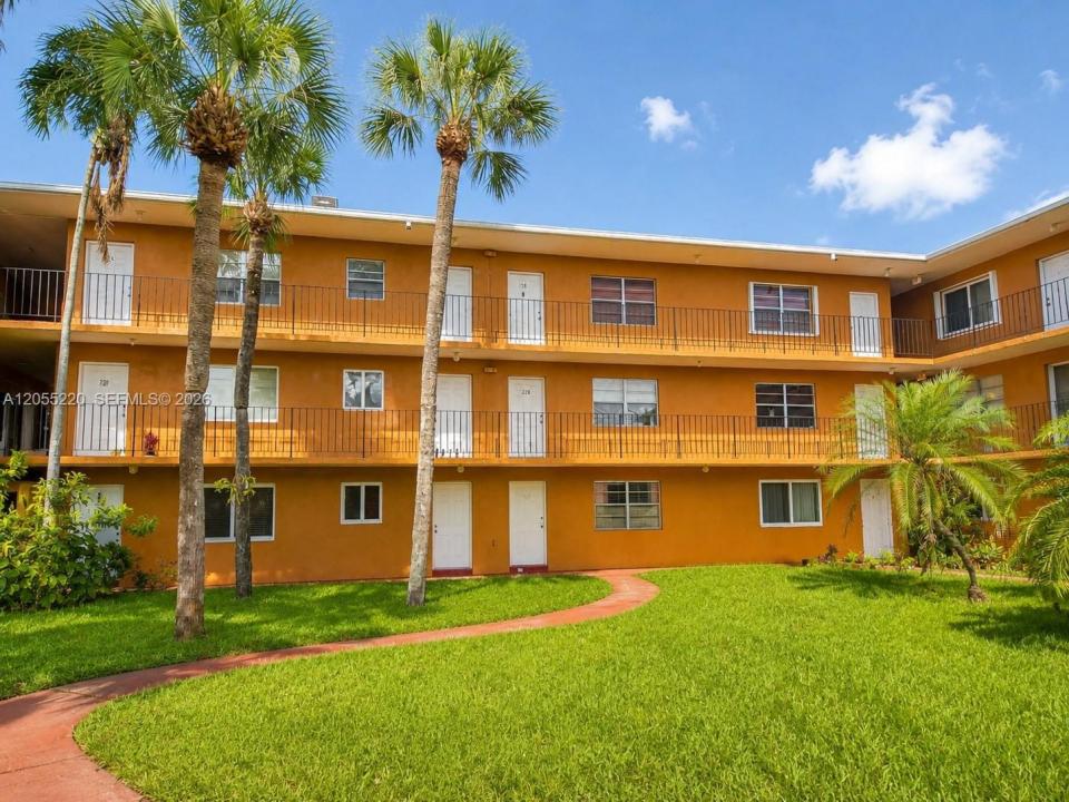 1230 W 54th St 329A, Hialeah, Floride 33012, États-Unis