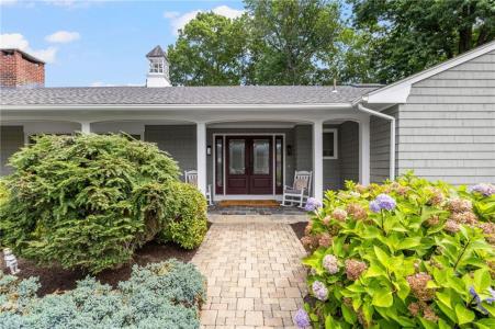 210 Wildflower Drive, Cranston, Rhode Island 02921, USA