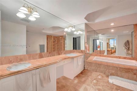 9595 N Collins Ave. 5NG, Surfside, Florida 33154, USA