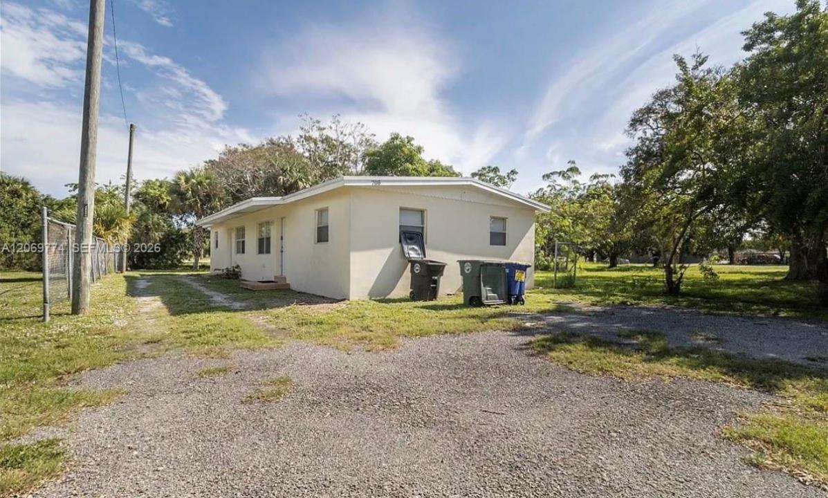 708 N 14th St B, Fort Pierce, Florida 34950, USA