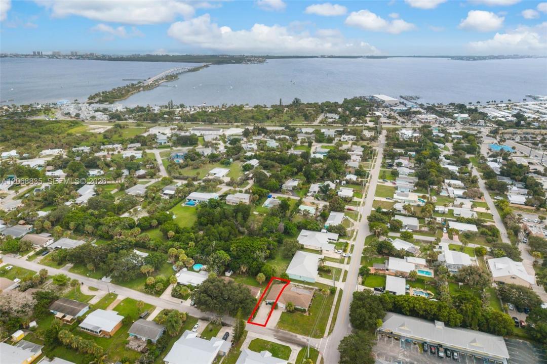 3317 NE Jeannette Dr ., Jensen Beach, Floride 34957, États-Unis
