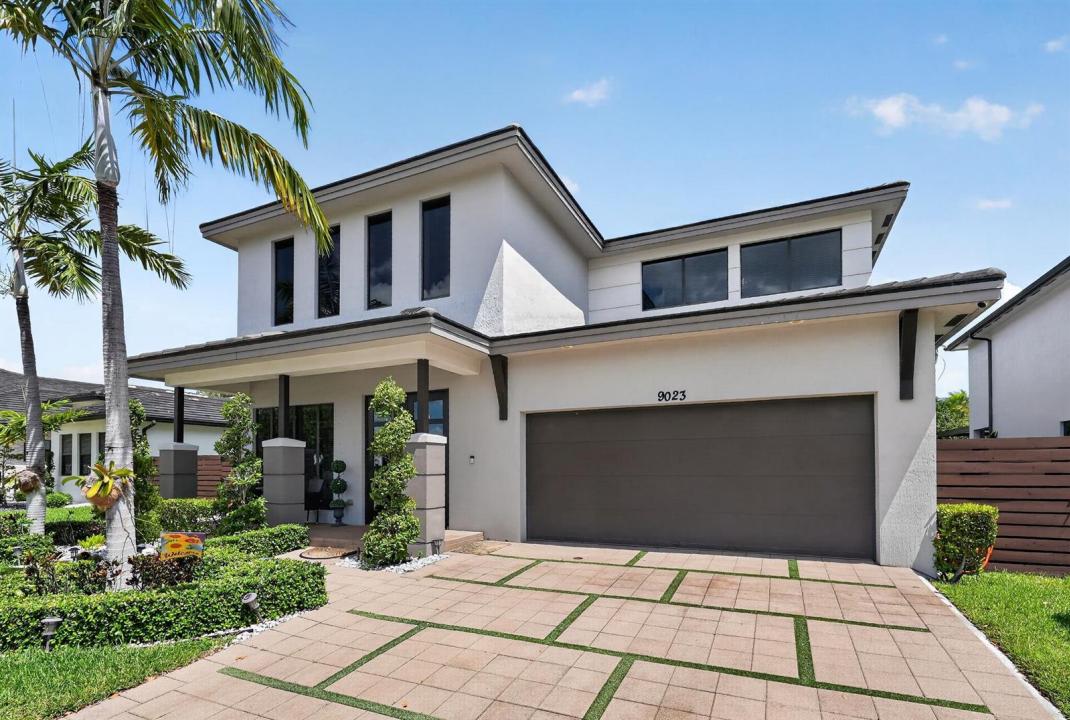 9023 NW 161ST Terrace, Miami Lakes, Floride 33018, États-Unis