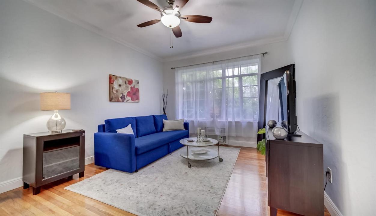 825 Jefferson Avenue 2, Miami Beach, Florida 33139, USA
