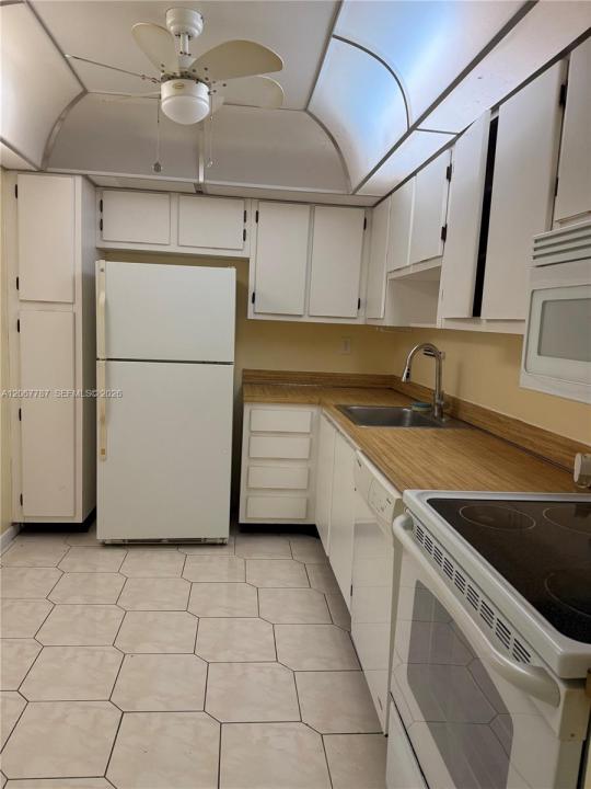6751 N University Dr 216, Tamarac, Floride 33321, États-Unis