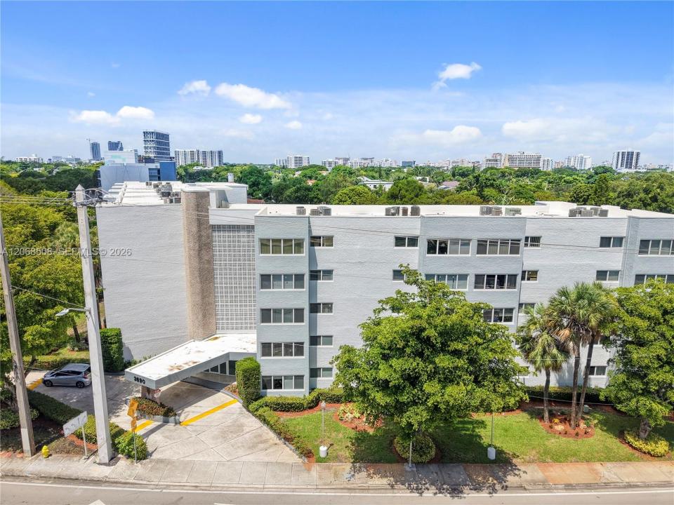 2690 SW 22nd Ave 301, Miami, Florida 33133, USA