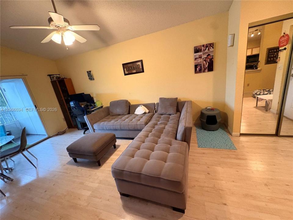 2880 N Oakland Forest Dr 313, Oakland Park, Floride 33309, États-Unis