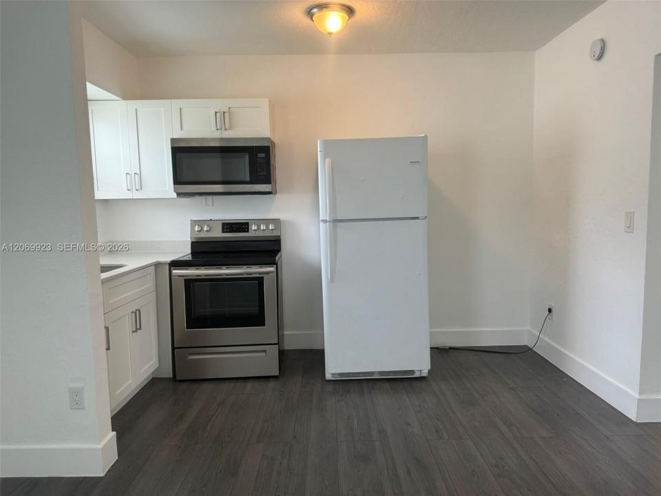 2150 NW 24th St 4, Miami, Florida 33142, Stati Uniti