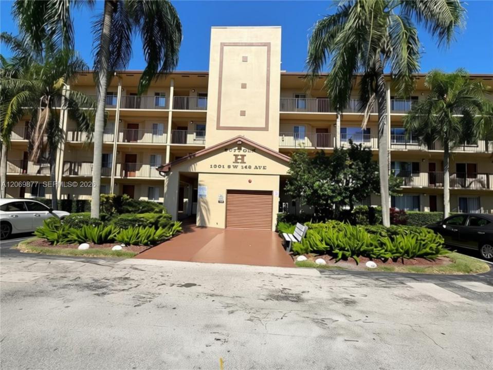 1301 SW 142nd Ave 104-H, Pembroke Pines, Flórida 33027, Estados Unidos
