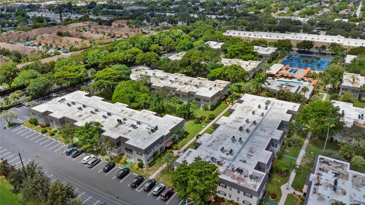5620 SW 3rd Pl 103, Margate, Florida 33068, USA