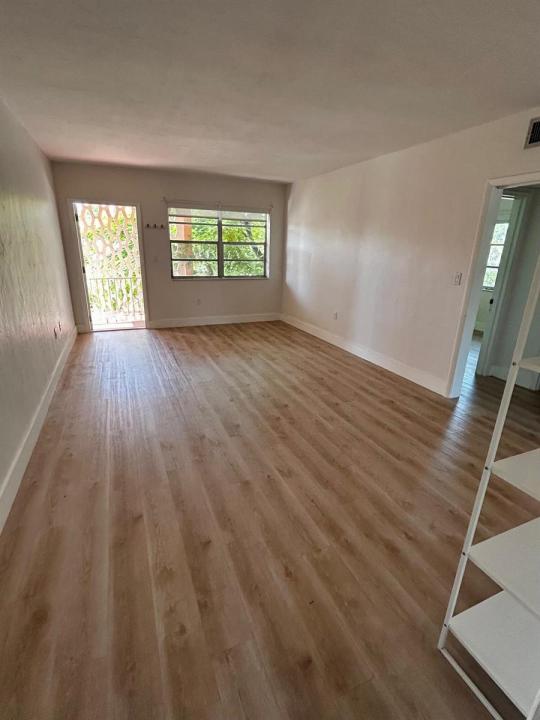 3591 SW 10TH Street 12B, Miami, Floride 33135, États-Unis