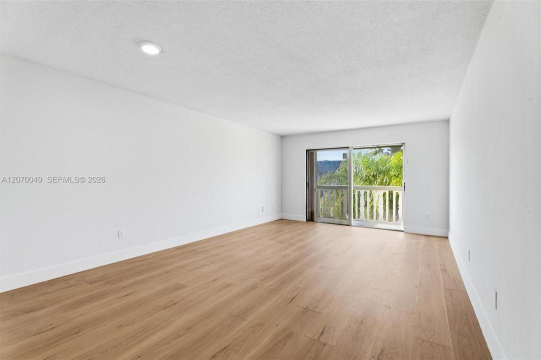 15205 NE 6th Ave D305, Miami, Floride 33162, États-Unis