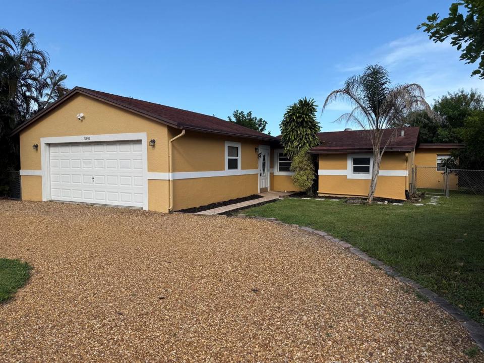3830 DAVIS Road, Palm Springs, Florida 33461, USA