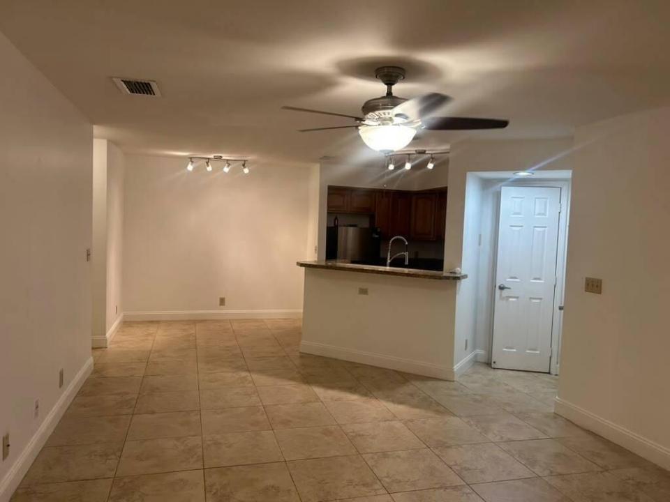 3370 N PINEWALK N Drive 1217, Margate, Florida 33063, USA
