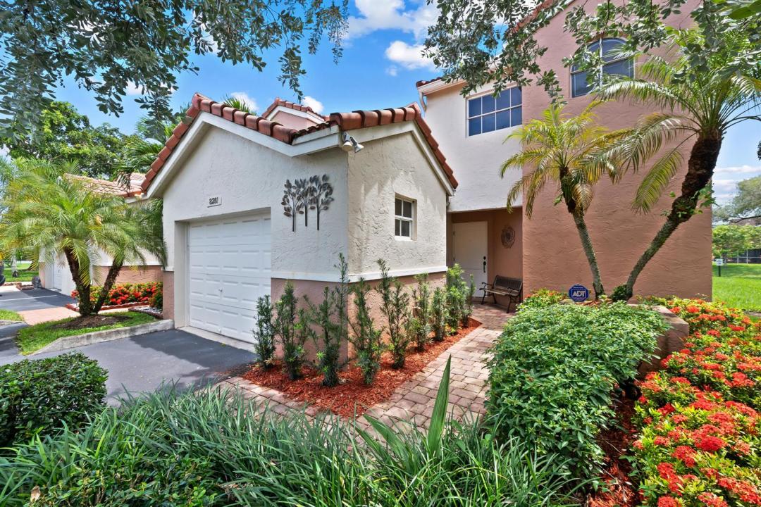 8211 NW 70th Street, Tamarac, Florida 33321, Stati Uniti