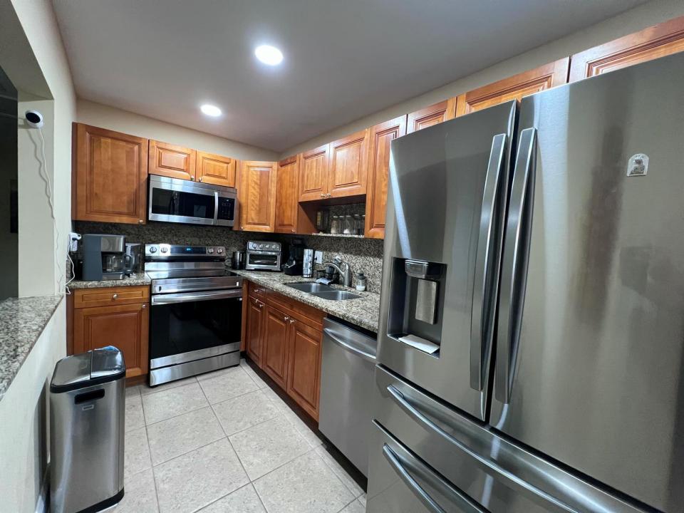 8435 NW 10TH Street B50, Plantation, Floride 33322, États-Unis