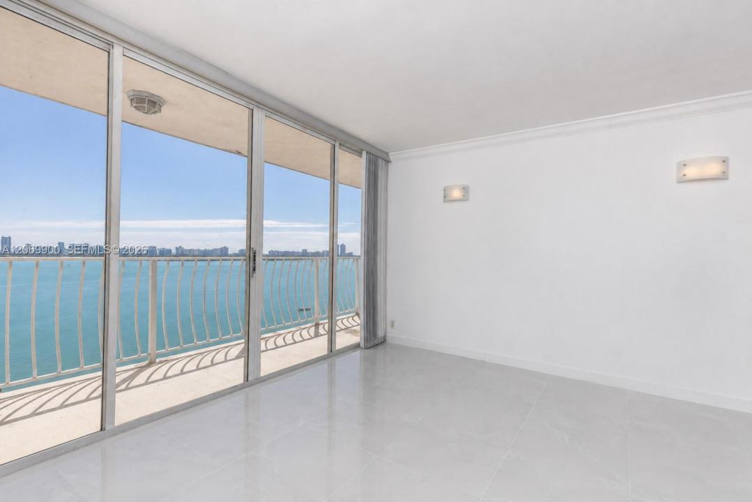 7601 E Treasure Dr 1509, North Bay Village, Floride 33141, États-Unis