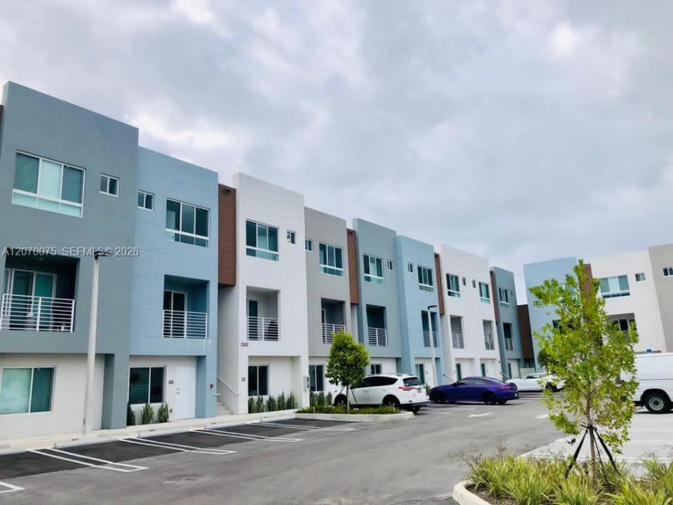 2505 NE 193 St 4206, Aventura, Floride 33180, États-Unis