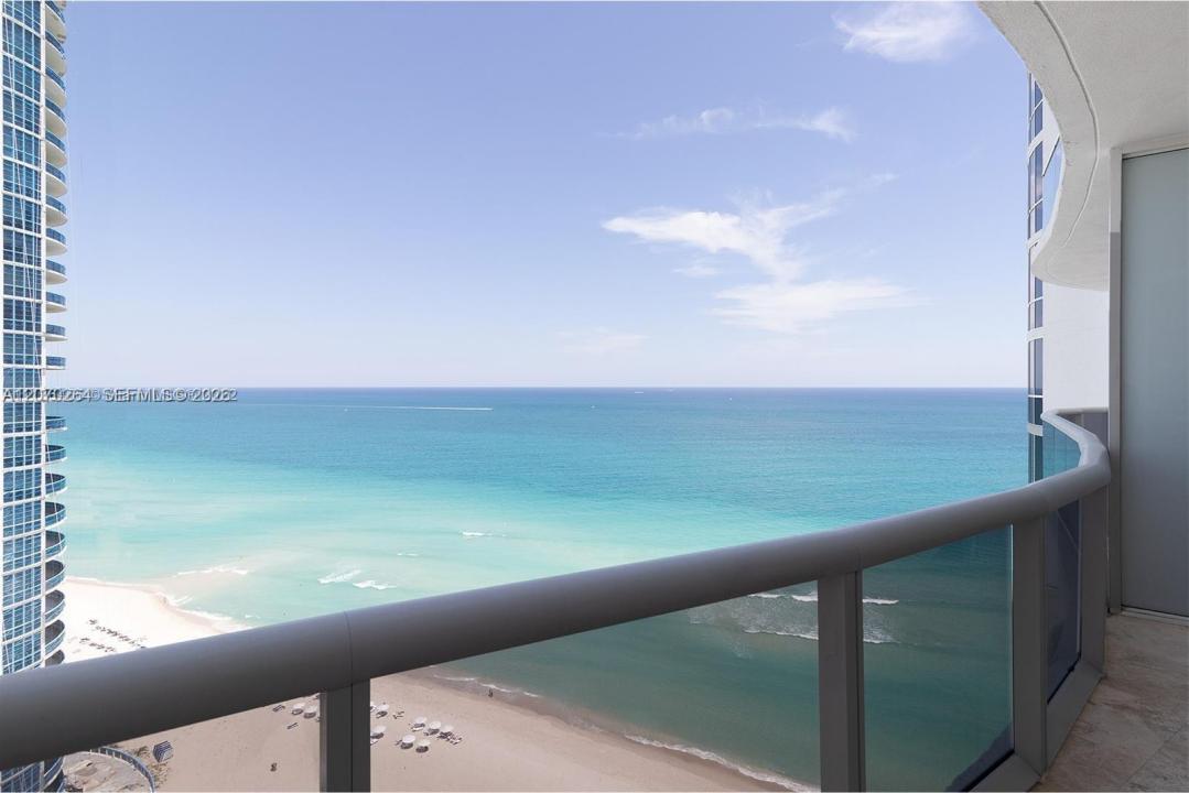 15811 Collins Ave 2103, Sunny Isles Beach, Florida 33160, USA